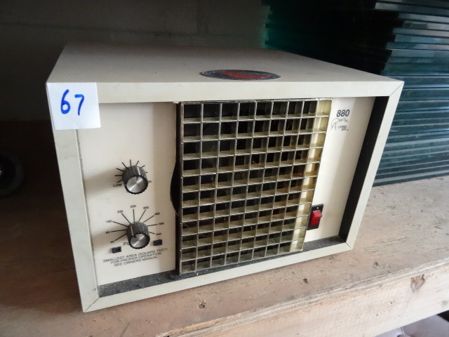 lot 67 image: Air Purifier