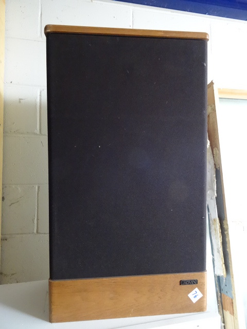 lot 76 image: Stereo Speaker
