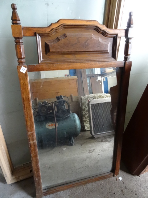 lot 77 image: Mirror