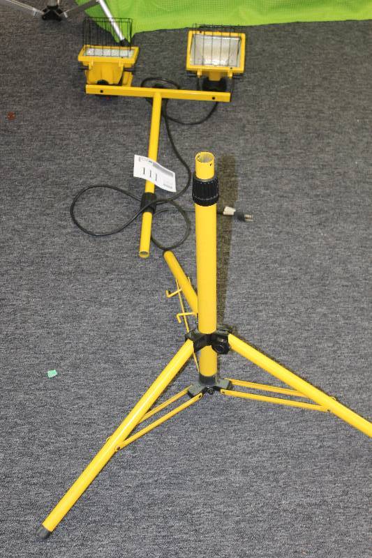 Halogen work lights with stand