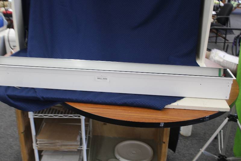 2 4 fluorescent ceiling or wall mounted fixtures