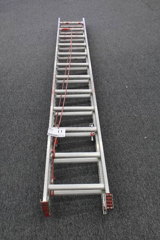 18 Aluminum extension ladder