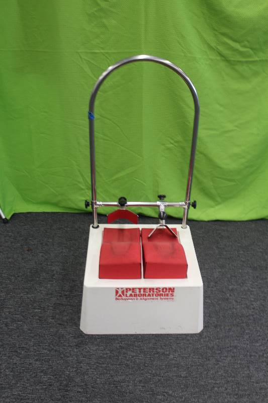 Ski boot fitting station