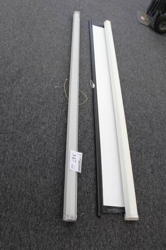 2 projector screens