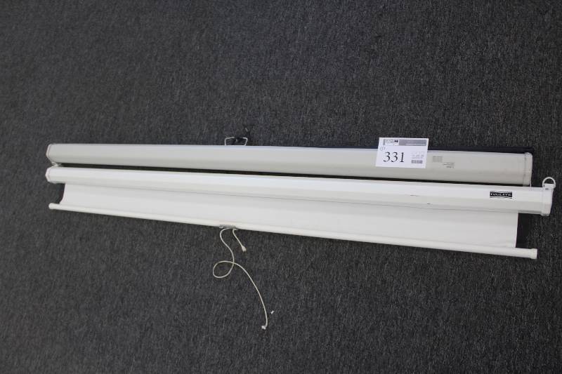 2 projector screens