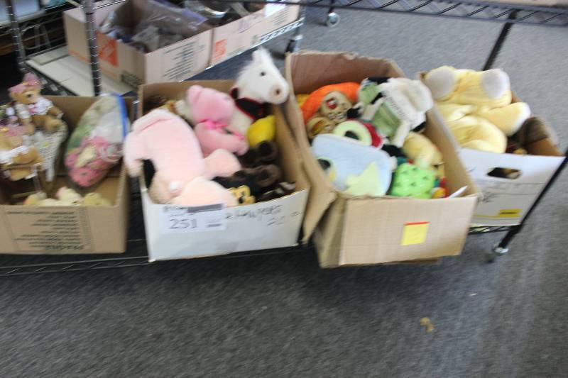 4 boxes of plush toys, Star Trek collectors box