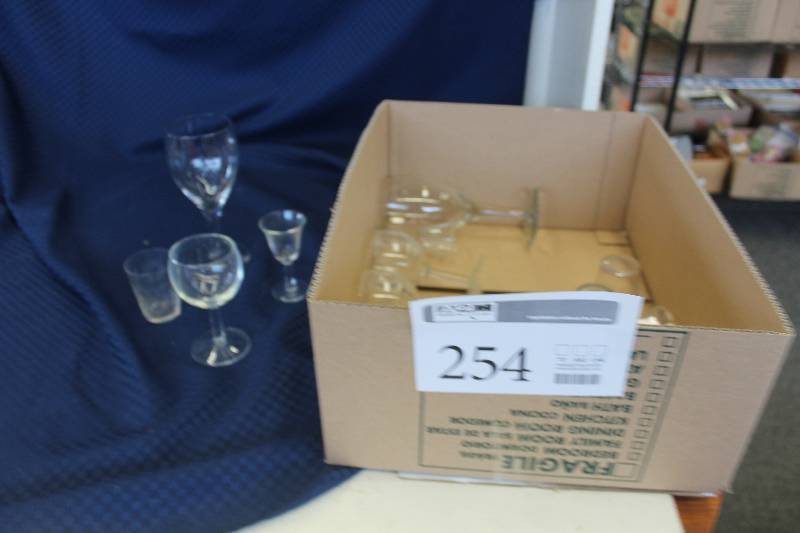 14 pieces. Wine glasses and after dinner glassware