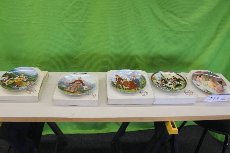 5 Norman Rockwell collector plates w certificates of authenticity