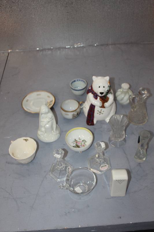 Decorative pieces of porcelain and more