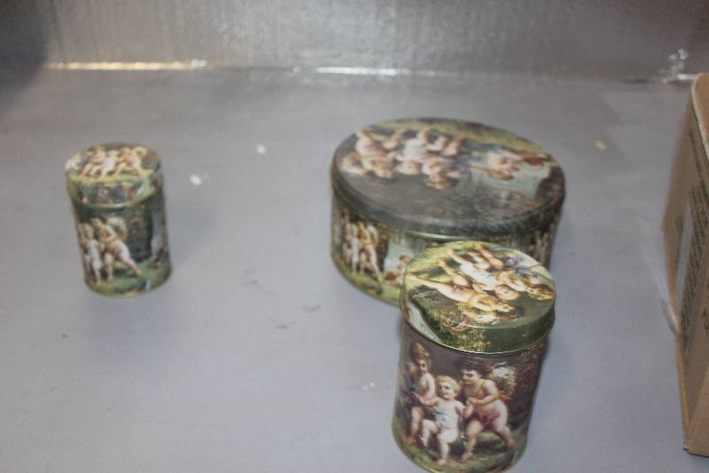 8 piece decorative tin set