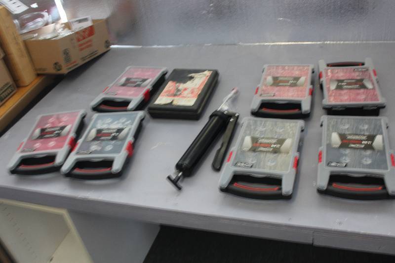 8 organizers 1 socket set 1 grease gun