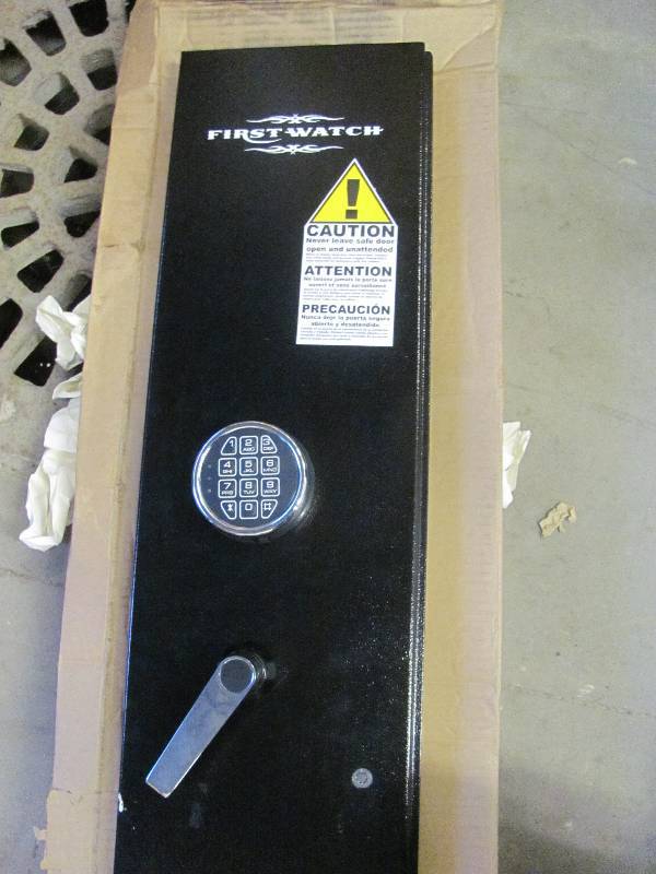 lot 26 image: Gun Safes