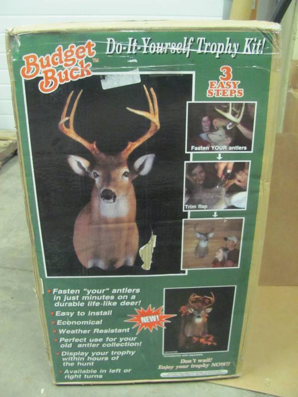 lot 29 image: Trophy Buck Display Kit