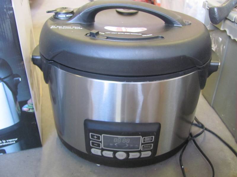 lot 53 image: Electric Pressure Cookers
