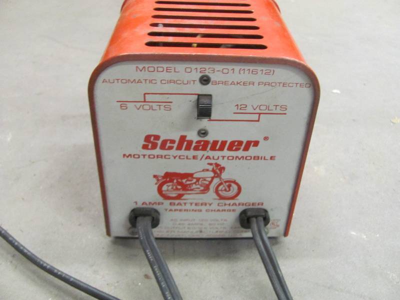 lot 94 image: Battery Charger