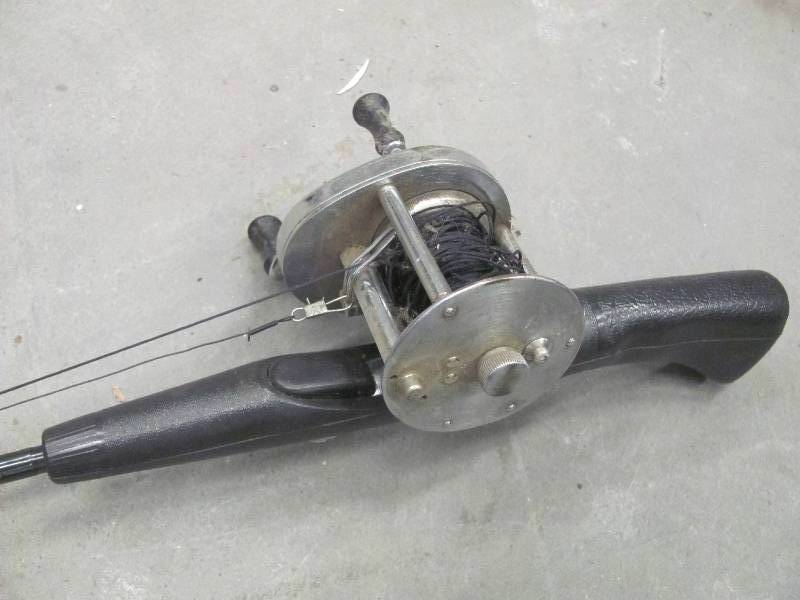 lot 98 image: Vintage Fishing