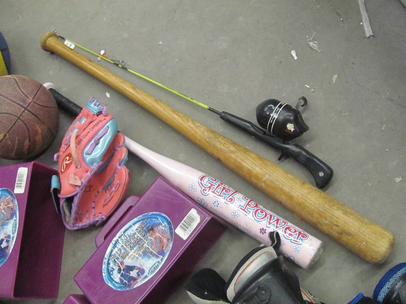 lot 109 image: Sports Equipment