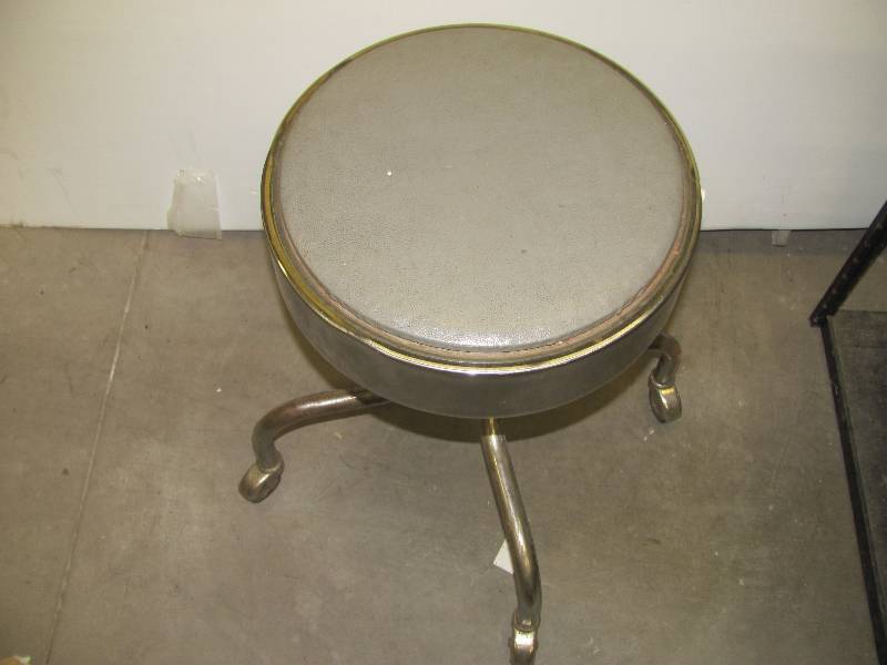 lot 122 image: Home & Office