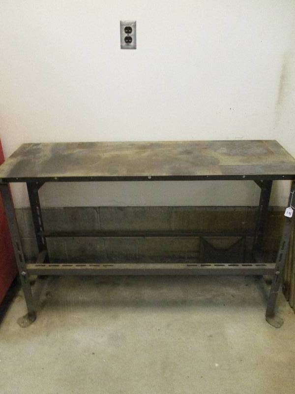 lot 14 image: Metal Shop Stand
