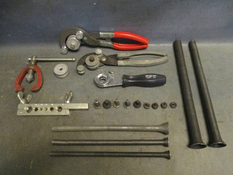 lot 16 image: Brake Line Benders and Flaring Kit