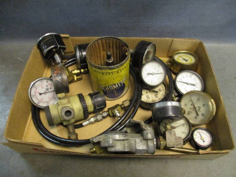lot 24 image: Pressure Gauges and Vintage Tachometer