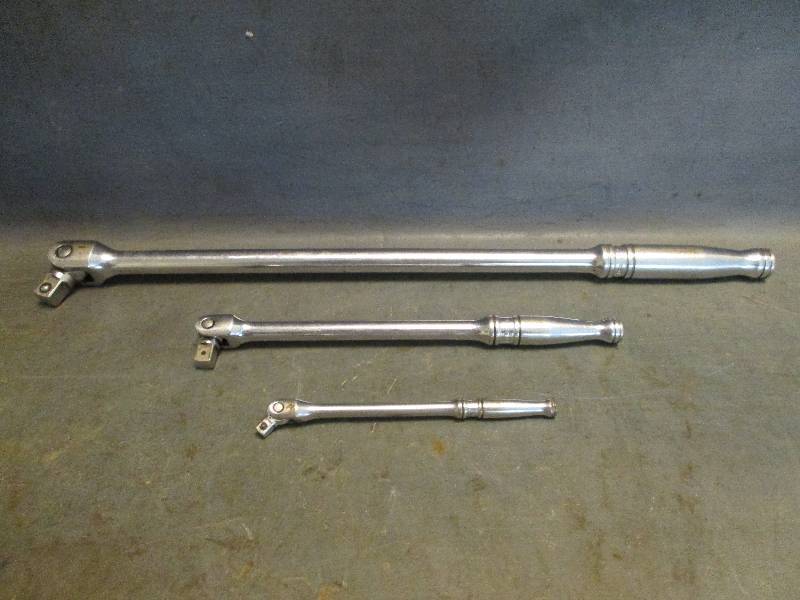 lot 29 image: Breaker Bars