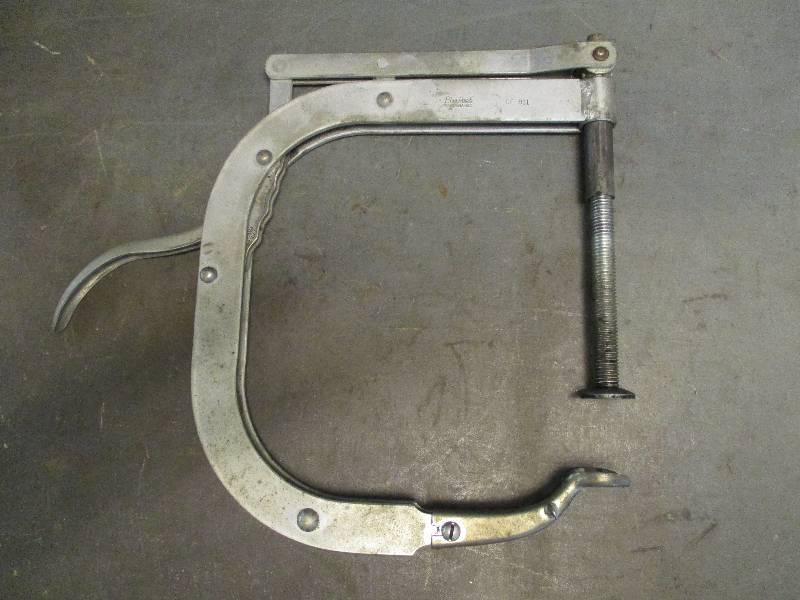 lot 30 image: Valve Spring Compressor