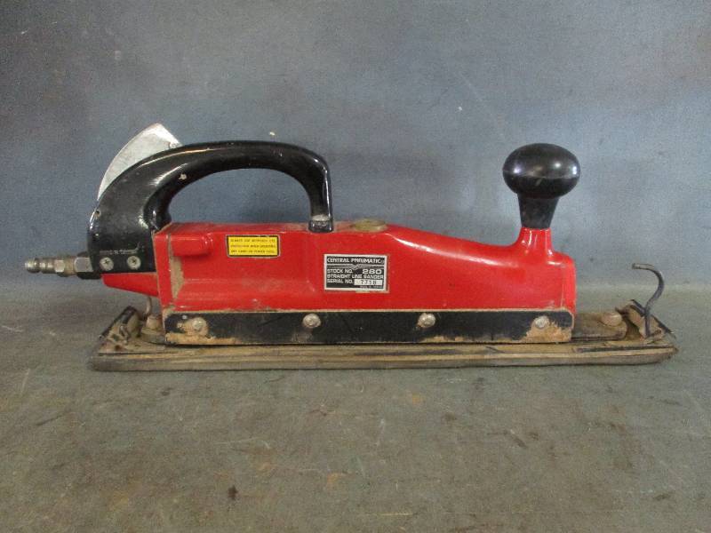 lot 61 image: Pneumatic Sander