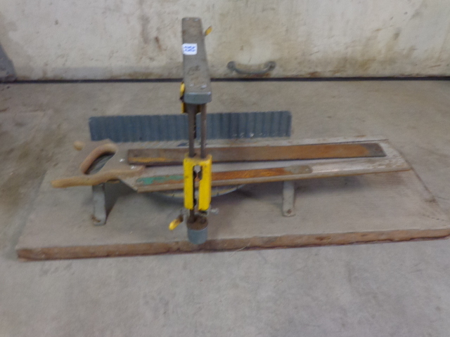 lot 88 image: Miter Saw