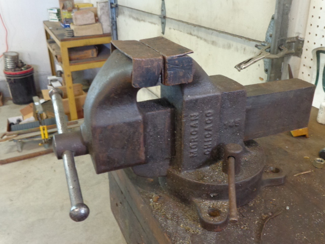 lot 95 image: Vise