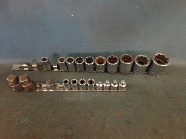 lot 120 image: Sockets