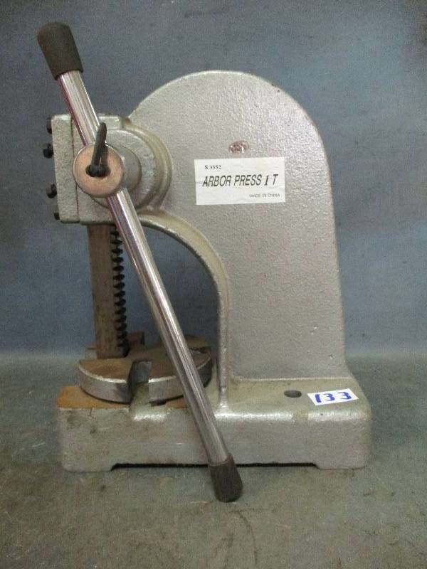 lot 133 image: Arbor Press 1T