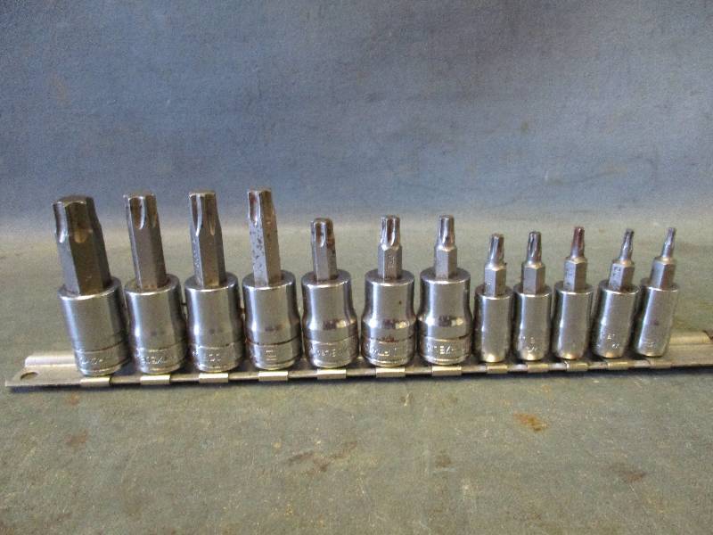 lot 145 image: Snap - On Hex Bit Sockets