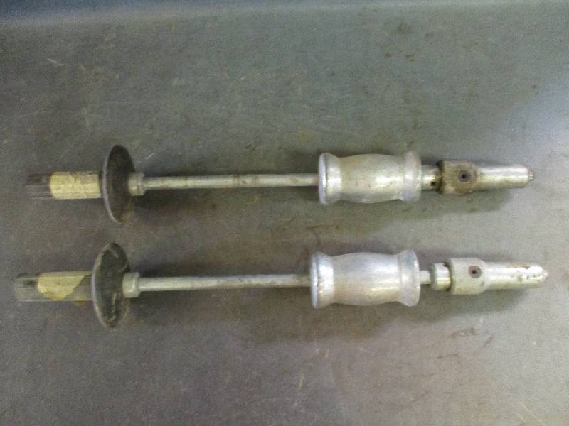 lot 160 image: 2 Slide Hammers