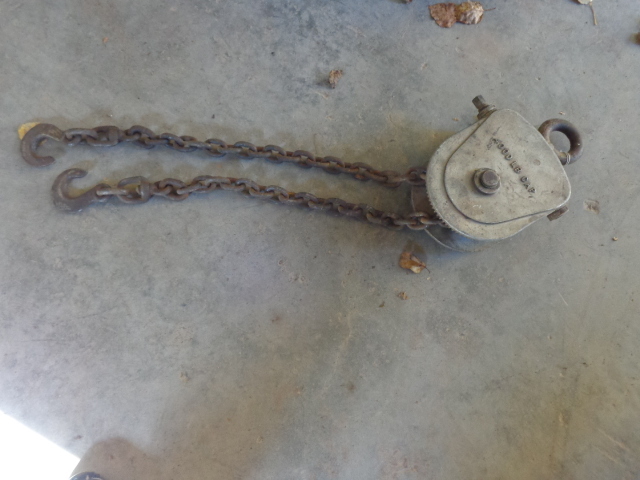 lot 240 image: Chain Hoist