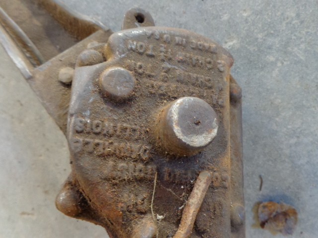 lot 242 image: Coffing Hoist
