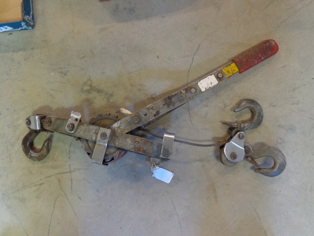 lot 250 image: Come - Along