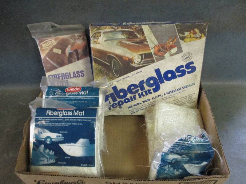 lot 177 image: Clothes & Mats