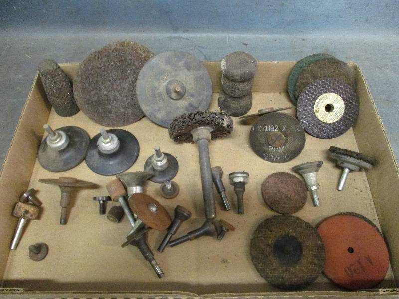 lot 184 image: Abrasive Discs
