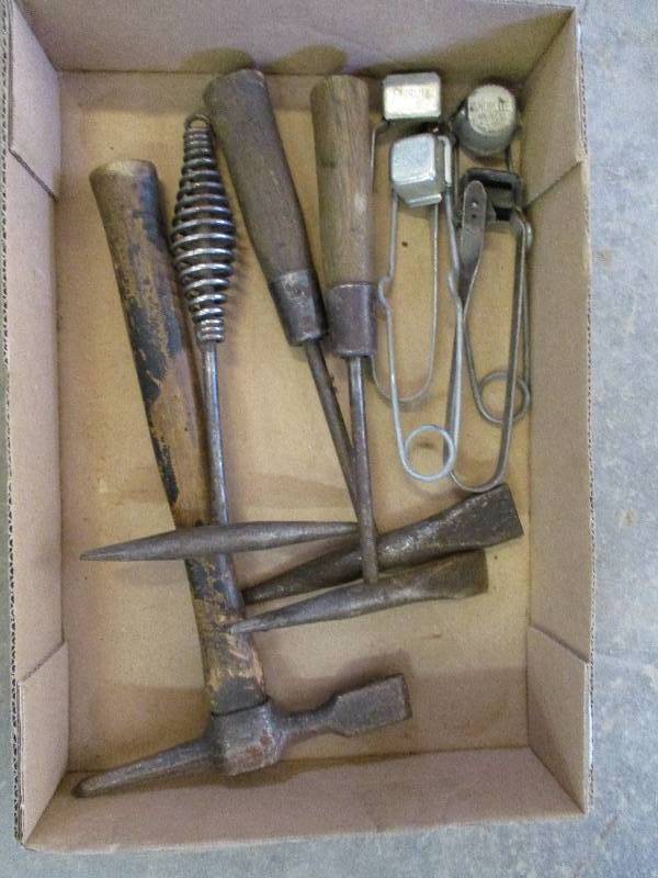 lot 204 image: Torch Accessories & Sledge Hammer