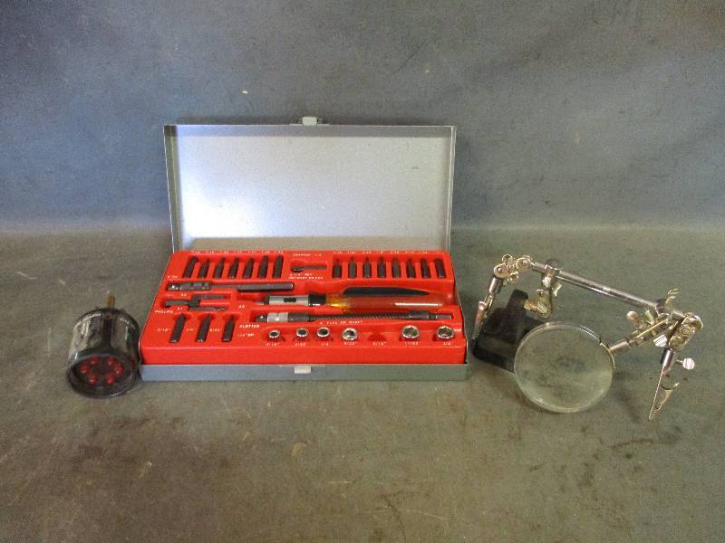 lot 207 image: Tools