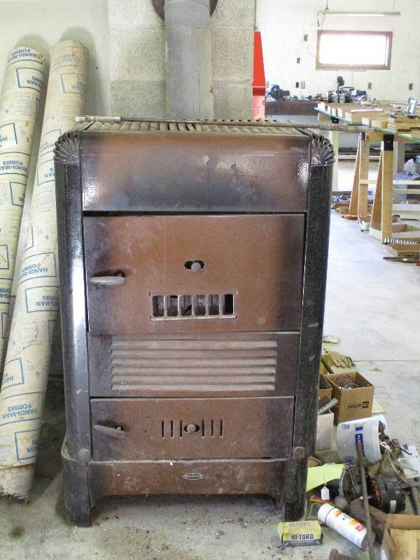 lot 217 image: Wood Stove