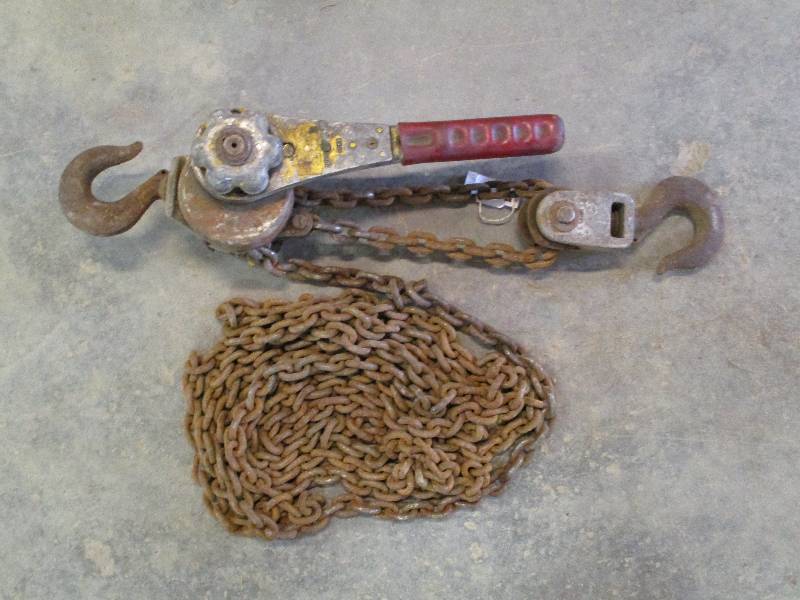 lot 229 image: Tug It Puller Hoist