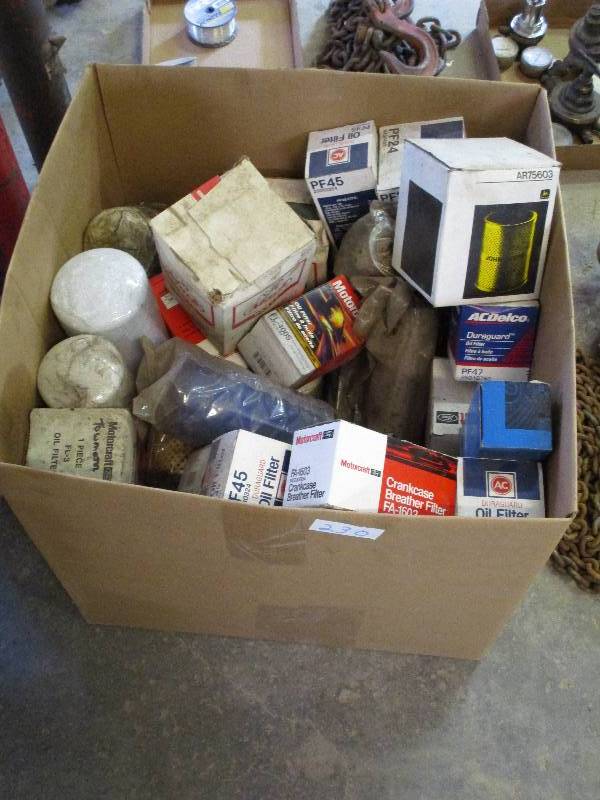 lot 230 image: Oil Filters