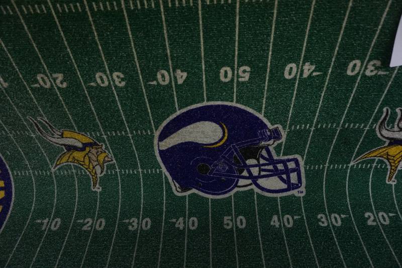 lot 1 image: Minnesota Vikings Football Field Themed Rug