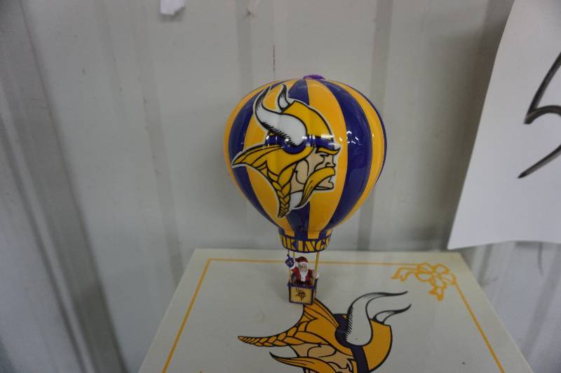lot 5 image: Minnesota Vikings Hot Air Balloon Christmas Ornament