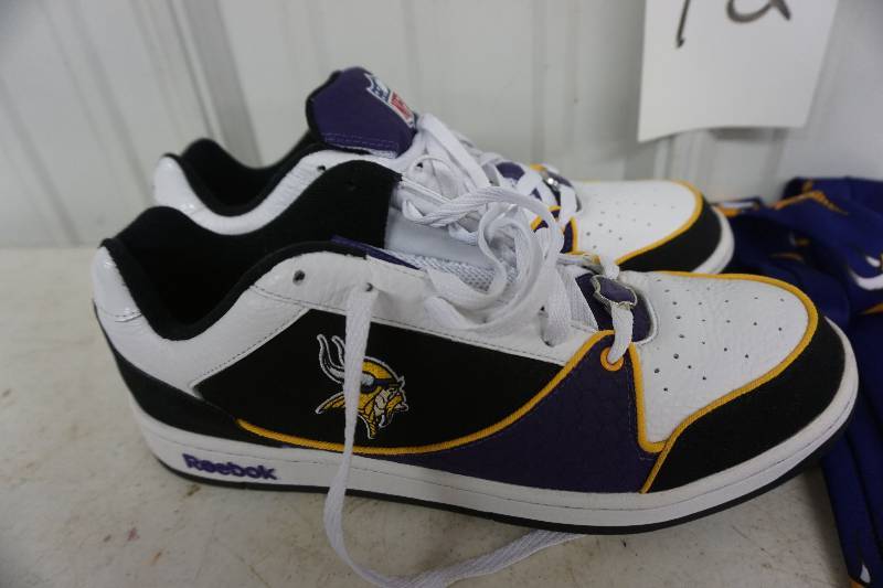 lot 12 image: Minnesota Vikings Themed Reebok Tennis Shoes With Neck Tie