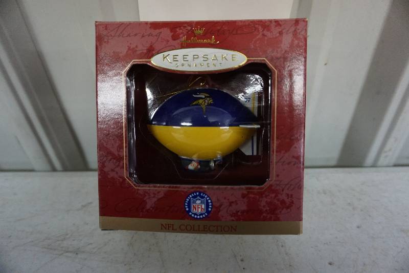 lot 40 image: Minnesota Vikings Hallmark Keepsake Santa Blimp Christmas Ornament Decorative Pendant