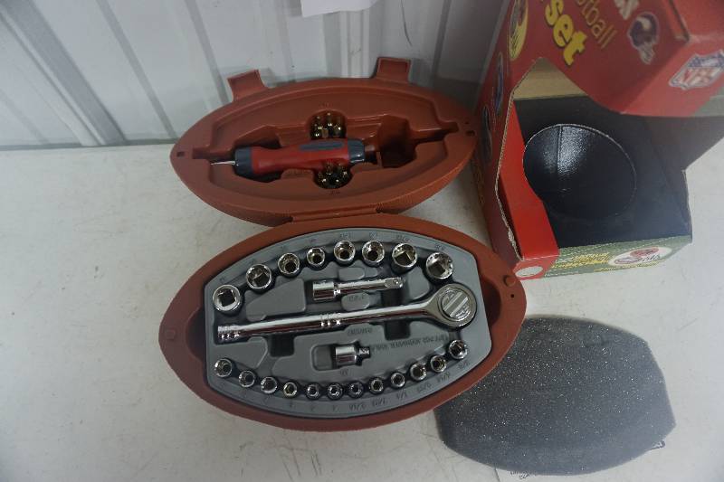 lot 42 image: Minnesota Vikings 40 pc Football Shaped Tool Set