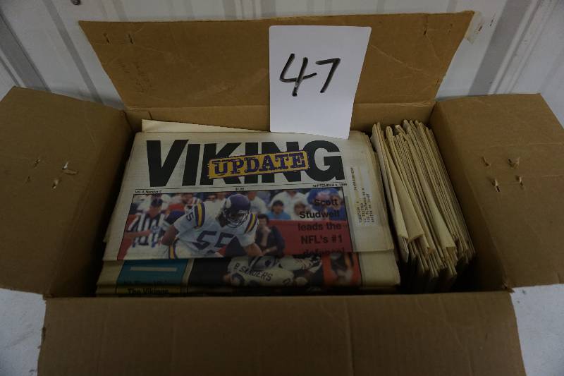 lot 47 image: Large Lot of Minnesota Vikings ReportVikings Update News Paper